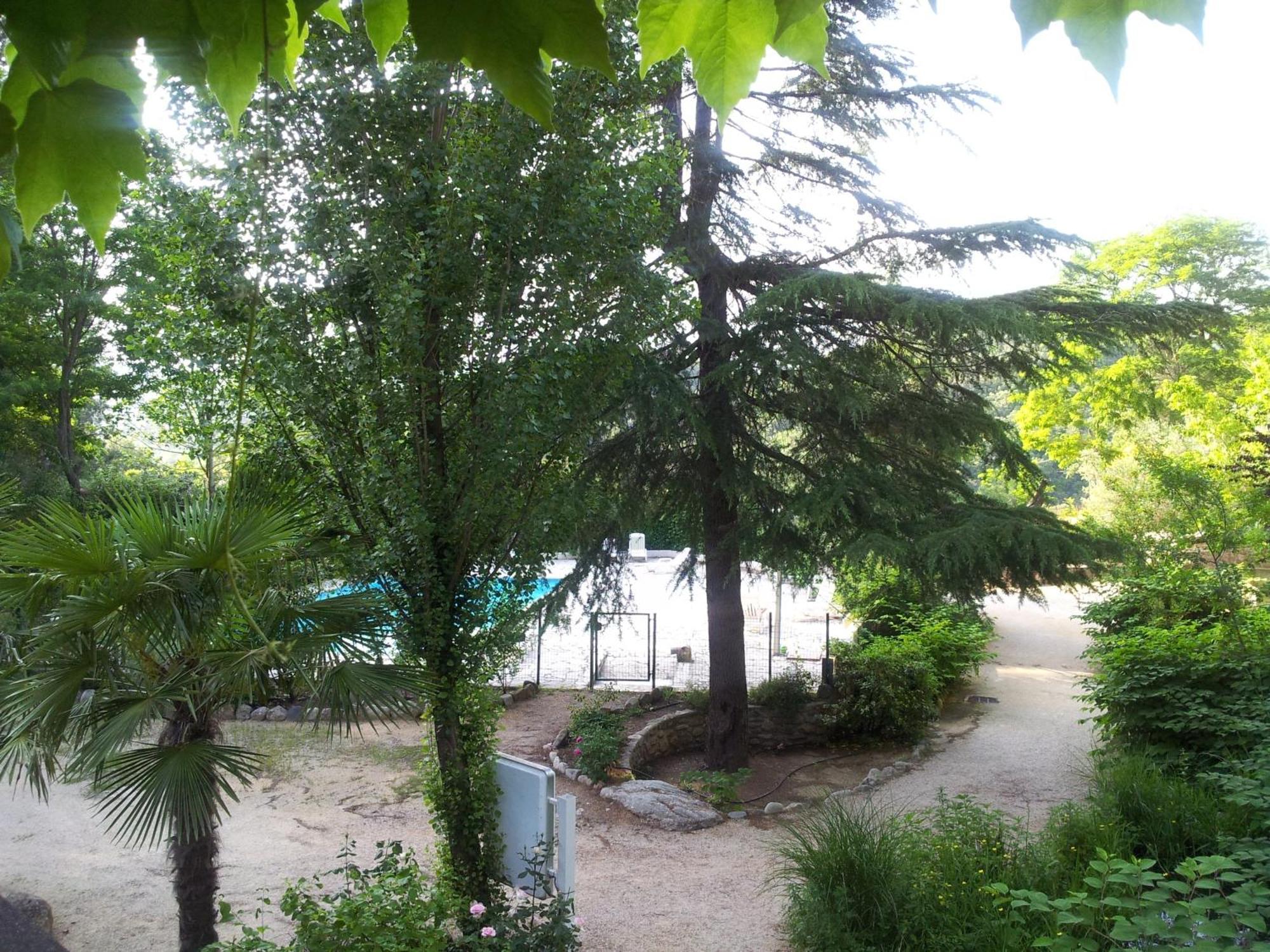 Apart'Hotel Les 4 Sources Corbés Екстериор снимка