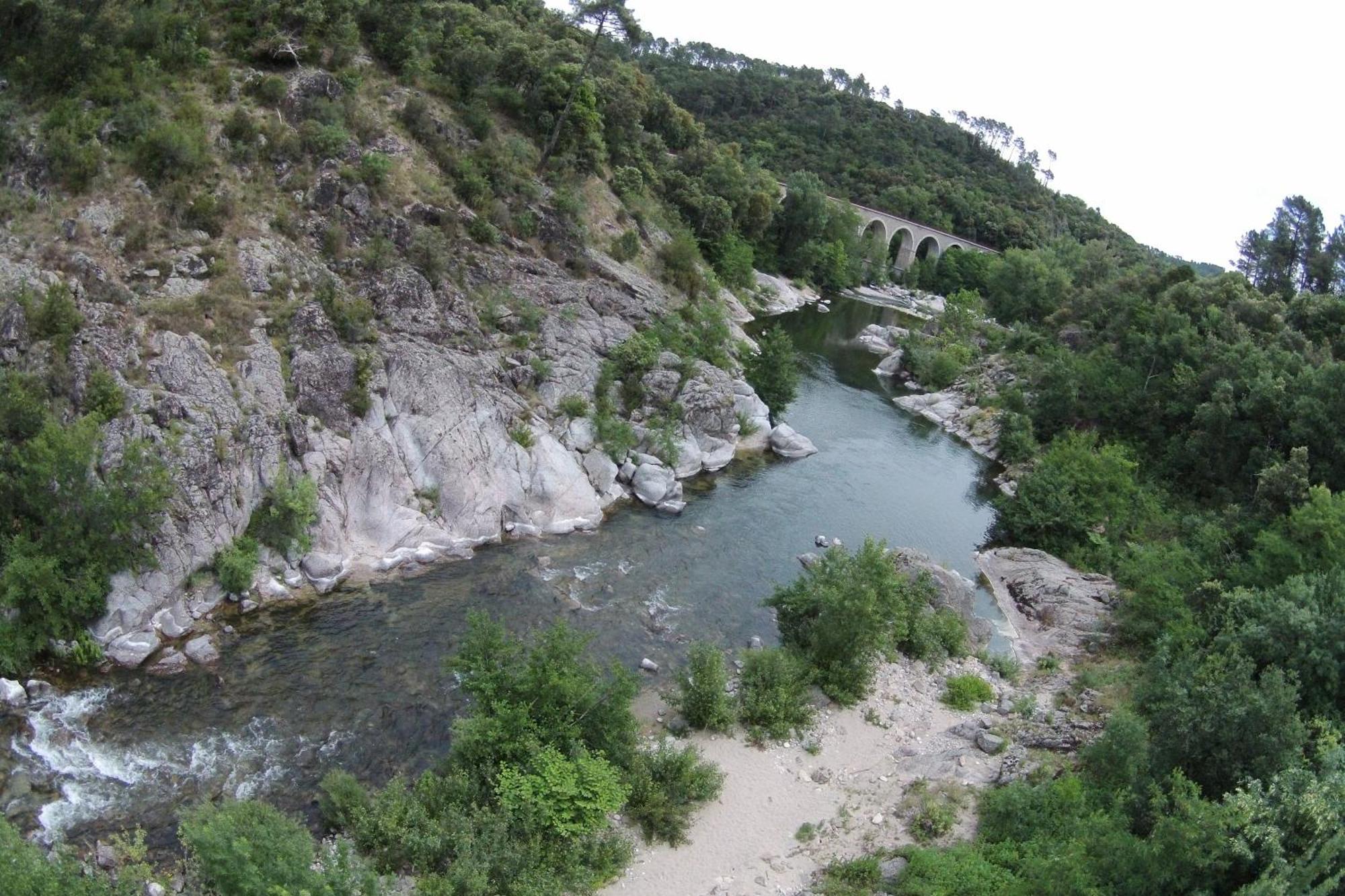Apart'Hotel Les 4 Sources Corbés Екстериор снимка