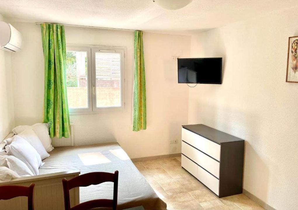 Apart'Hotel Les 4 Sources Corbés Екстериор снимка