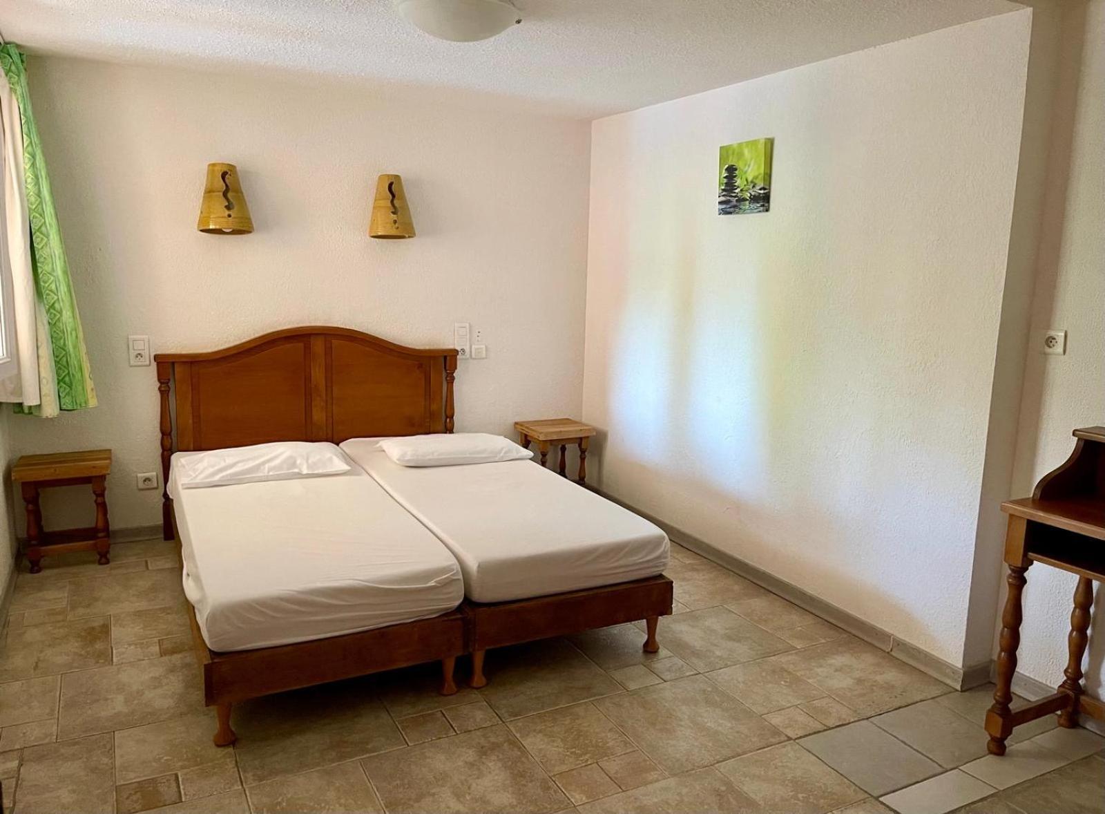 Apart'Hotel Les 4 Sources Corbés Екстериор снимка