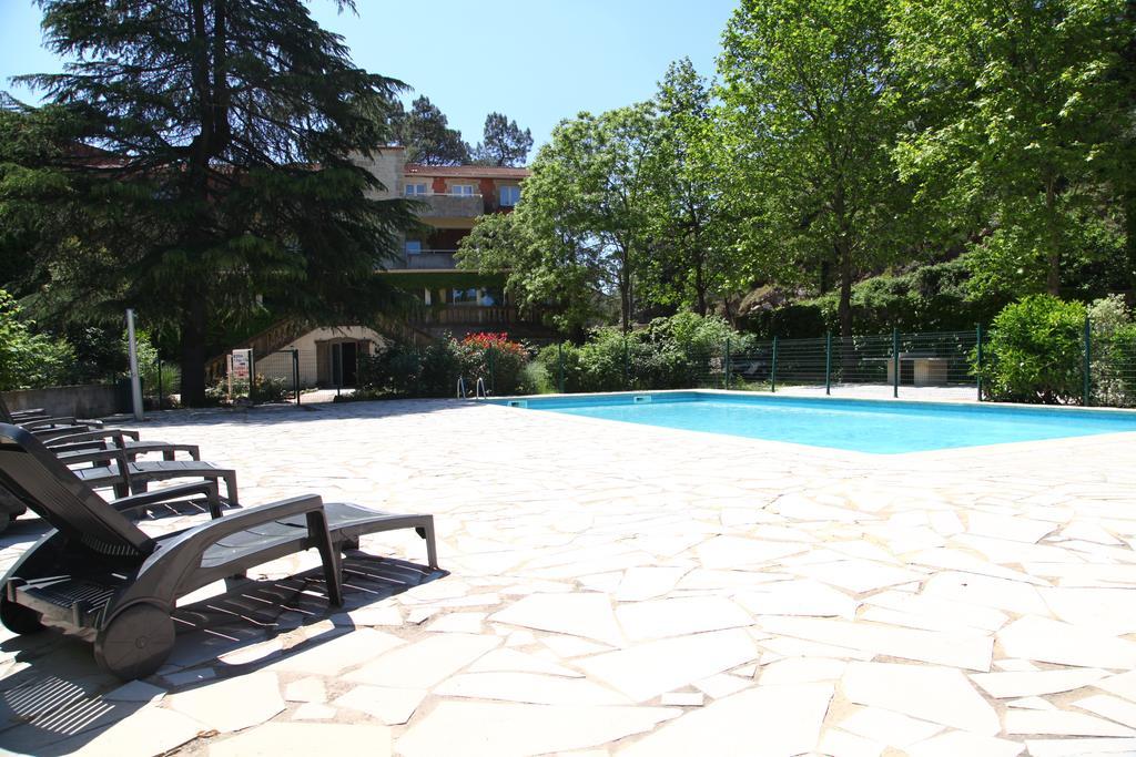 Apart'Hotel Les 4 Sources Corbés Екстериор снимка