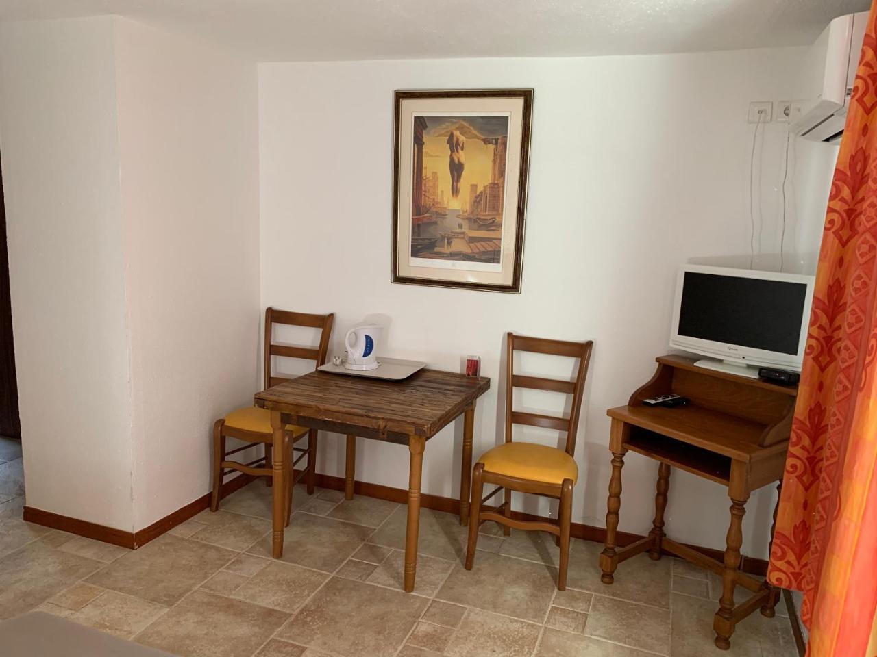 Apart'Hotel Les 4 Sources Corbés Екстериор снимка