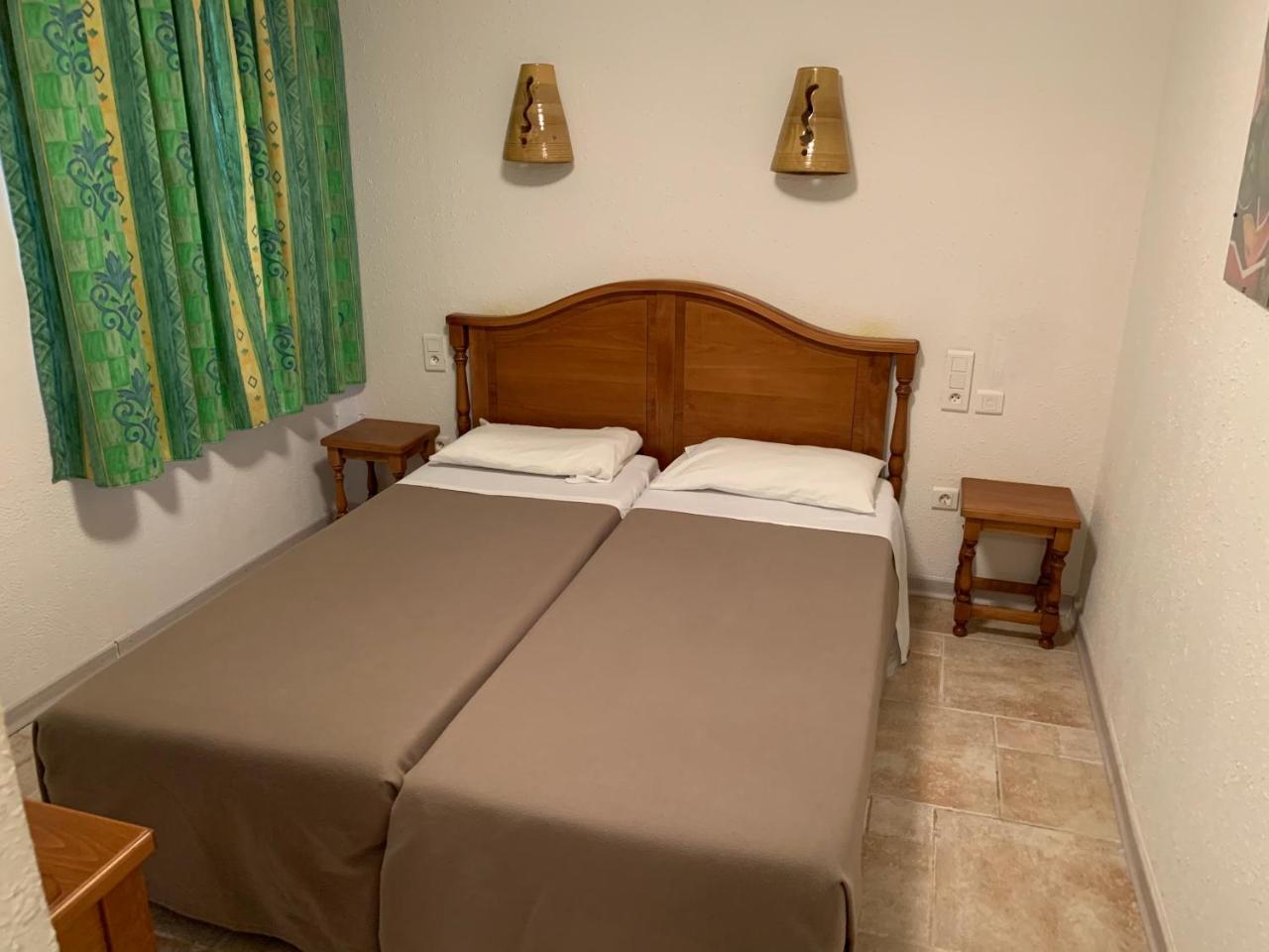 Apart'Hotel Les 4 Sources Corbés Екстериор снимка